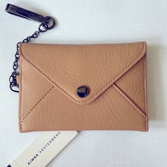 Brand New Aimee Kestenberg Genuine Leather Ashley Pouch w/ Back Zip & Dog Clip - Picture 1 of 14